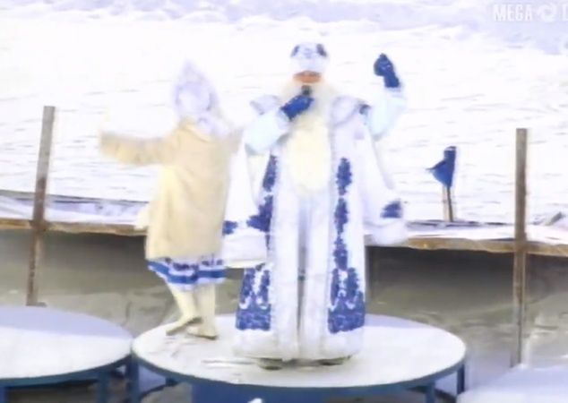 Dziadek Mróz w Togliatti (za: Mega Lada Live)