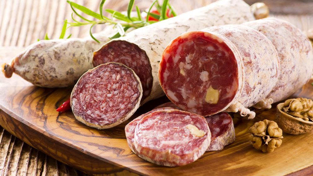 Piwna kiełbasa salami z wieprzowiną