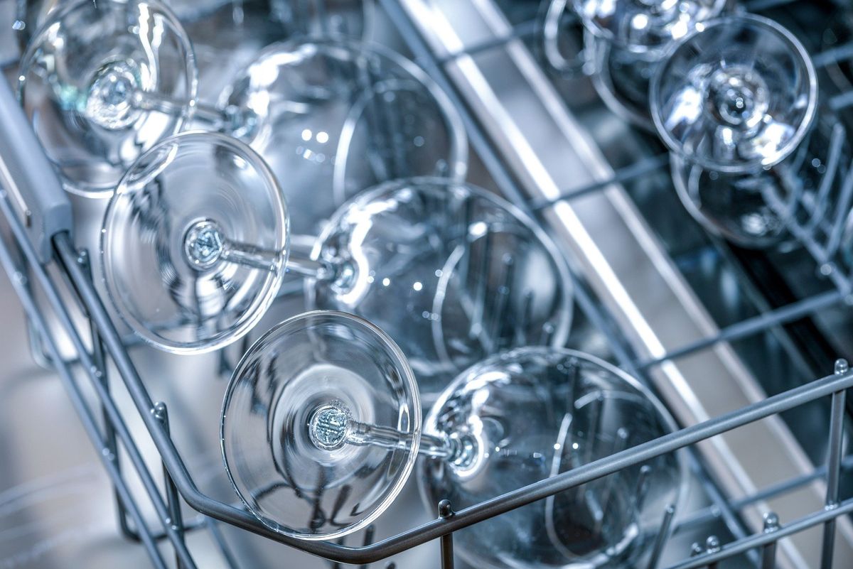 Istnieje kilka prostych sposobów, aby szklane naczynia były błyszczące