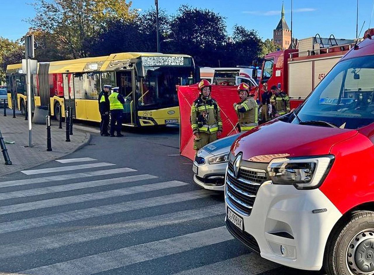 Autobus uderzył w pieszą. Kobieta nie żyje