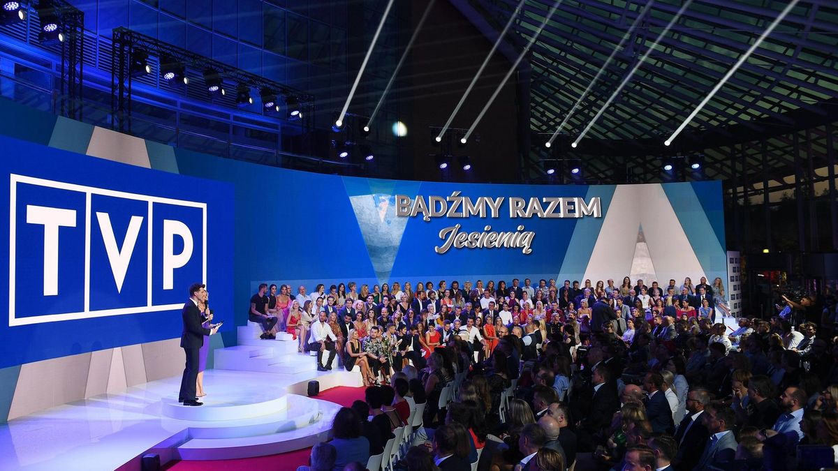 Zarządzana przez Jacka Kurskiego telewizja ciągle potrzebuje nowych smartfonów