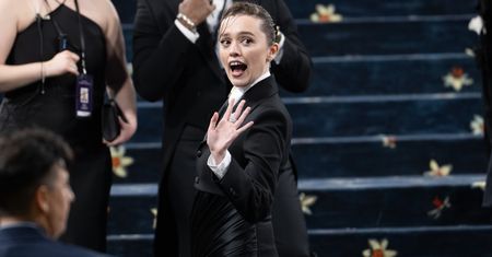 Aimee Lou Wood na planie filmu w Polsce. "Czas na Pollywood!"