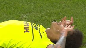 Leżeli na murawie, kopali piłkę z bezradności. Piłkarze Borussii Dortmund upokorzeni (wideo)