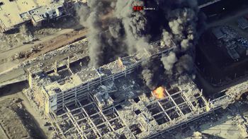 Płomienie na lotnisku. Ukraiński dron skorygował uderzenie