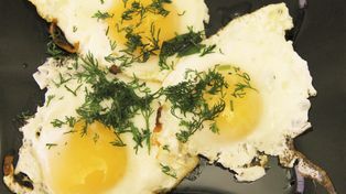 Najgorszy tłuszcz do jajek. Twój cholesterol natychmiast wzrośnie
