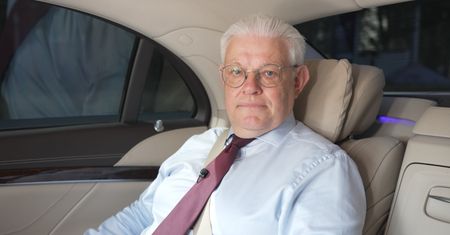 Ceny aut spadają. Chińska presja narasta