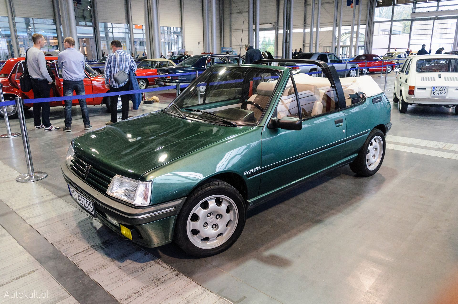 Peugeot 206 Roland Garros w bardzo dobrym stanie. Kilka lat temu podobny egzemplarz (lub ten sam) wystawiony był na sprzedaż za około 15 tys. zł.