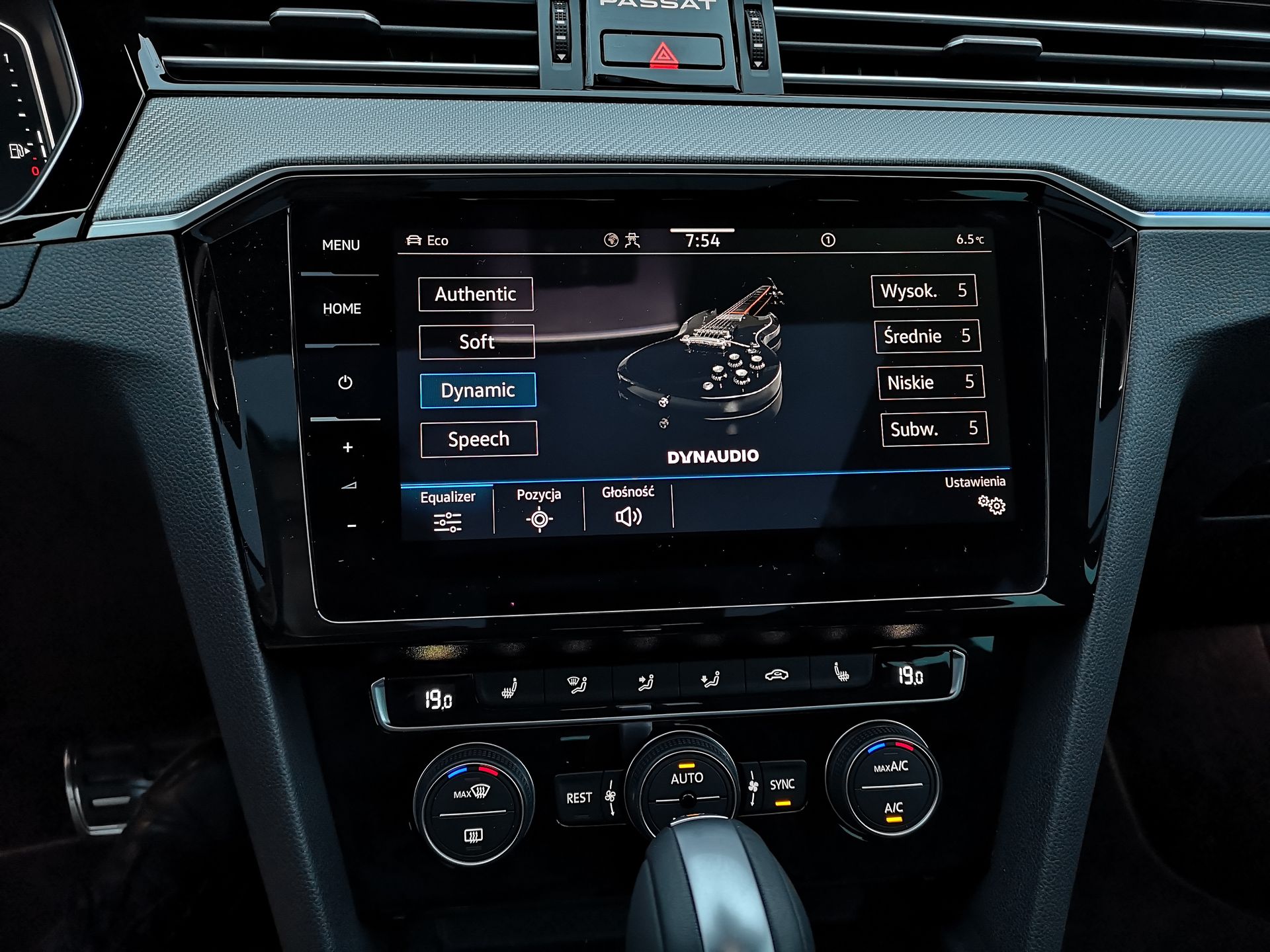 Volkswagen Passat Variant: Kamery 3D i 360 stopni oraz system audio Dynaudio 24