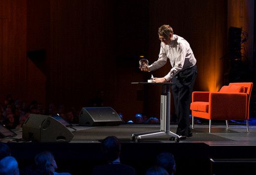 Bill Gates wypuścił chmarę komarów na konferencji TED