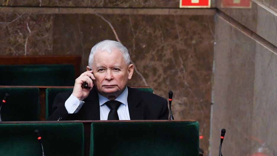 Jarosław Kaczyński
Warszawa, 11.01.2023. Prezes PiS Jaros�aw Kaczy�ski na sali obrad Sejmu w Warszawie, 11 bm. Sejm ma zaj�� si� m.in. projektem zmian w Kodeksie wyborczym. (jm) PAP/Radek Pietruszka
Radek Pietruszka
9 9. IX kadencja obrad obrady, obrad, obrady, polityk, polityka, posiedzenie, sejm