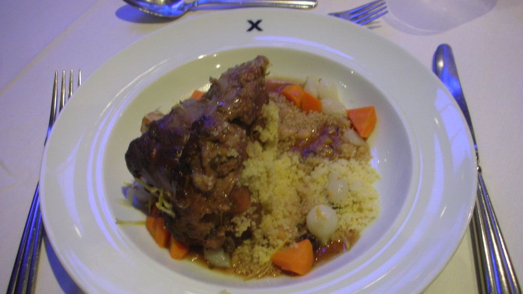 Duszona goleń przednia z jagnięciny (samo mięso, II klasa mięsa)