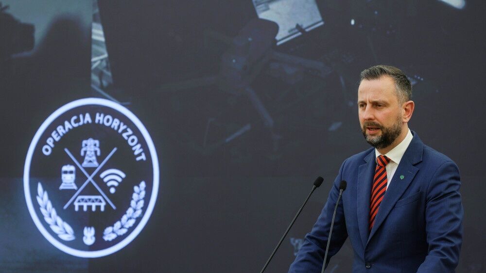 W�adys�aw Kosiniak-Kamysz
Warszawa, 20.11.2025. Wicepremier, minister obrony narodowej W�adys�aw Kosiniak-Kamysz na konferencji prasowej w KPRM w Warszawie, 20 bm.  W zwi�zku z ostatnimi incydentami na kolei og�oszono aktywacj� operacji wojskowej "Horyzont". (mr) PAP/Pawe� Supernak
Pawe� Supernak
ataki dywersji, horyzont, konferencja, minister, mon, mswia, operacja, sgwp, szef, konferencja konferencji, operacja horyzont