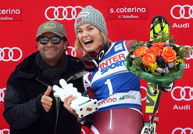 Tomba i Nina Loeseth, zwyciężczyni slalomu w Santa Caterina w 2016 r. Fot. PAP/EPA/Matteo Bazzi