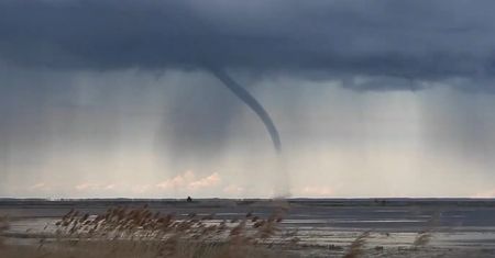 Tornado w Trójmieście? Niezwykły widok nad Zatoką Pucką