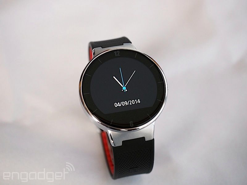 W skrócie: Xperia Z4, niedrogi zegarek Alcatela z okrągłym ekranem i LG G Watch R na wideo 5