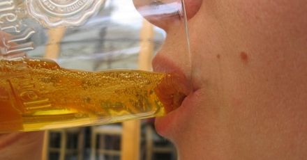 Alkohol prowokuje raka - również piersi
