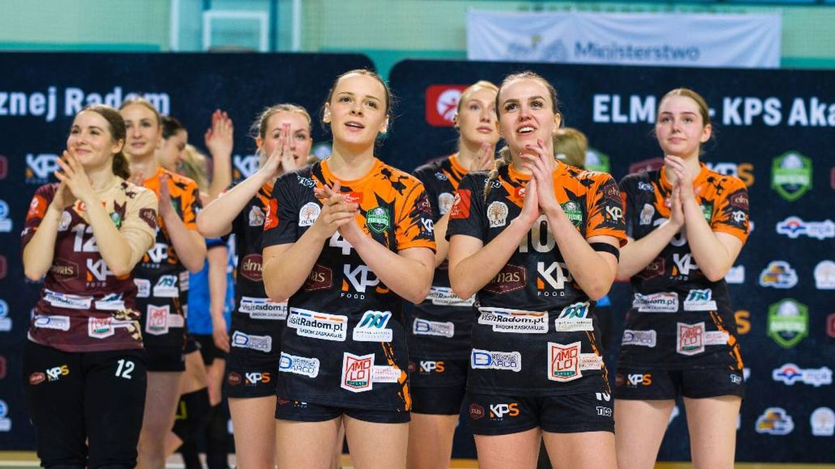 Facebook / Janusz Włoskiewicz / Elmas-KPS APR Radom / Zawodniczki Elmas-KPS APR Radom