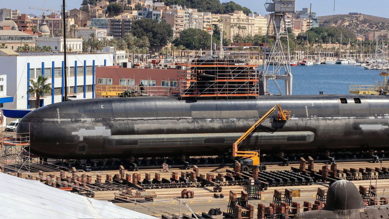 Delays disrupt Spain's defense projects, submarine enters service