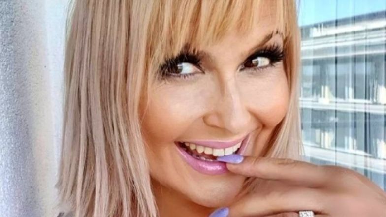 Katarzyna Skrzynecka prezentuje zdjęcia z komunii córki