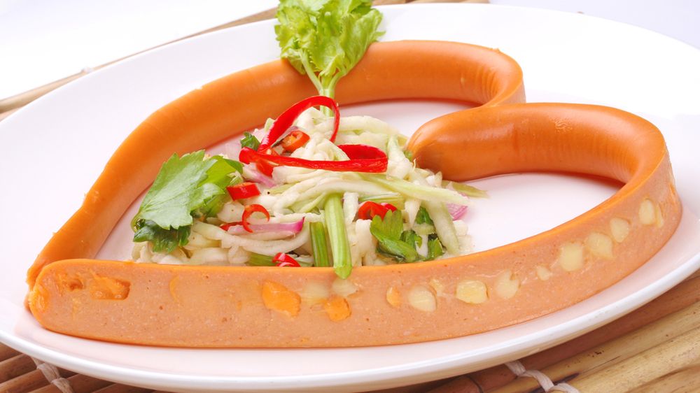 Wieprzowo-wołowe kiełbaski z serem