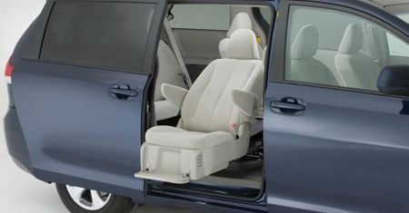 Amerykańska Toyota Sienna z ciekawym fotelem