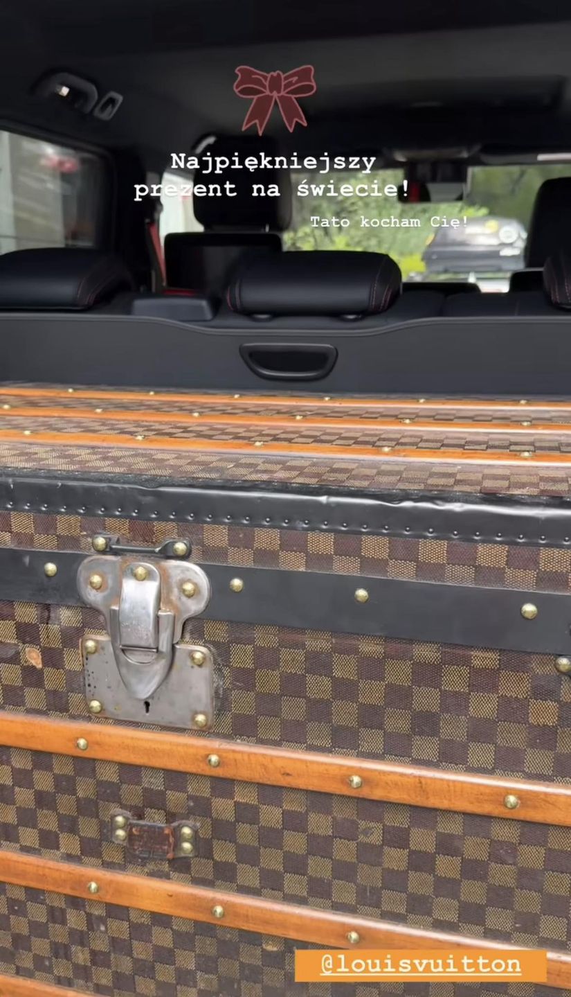 Julia Von Stein dostała od ojca 125-letni kufer Louis Vuitton