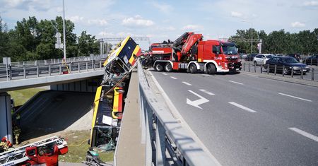 Warszawa. Ratusz zabiera głos ws. tragedii na S8. Chodzi o działania rządu