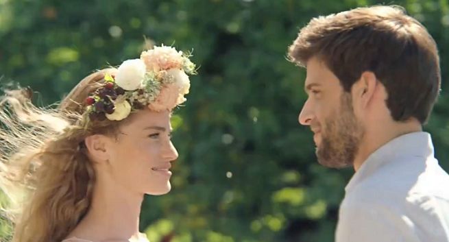 Historia miłości Matki Natury reklamuje Hortex (wideo)