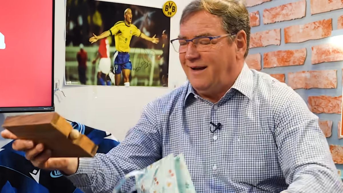 YouTube / Foot Truck / Jan Urban po otrzymaniu gry