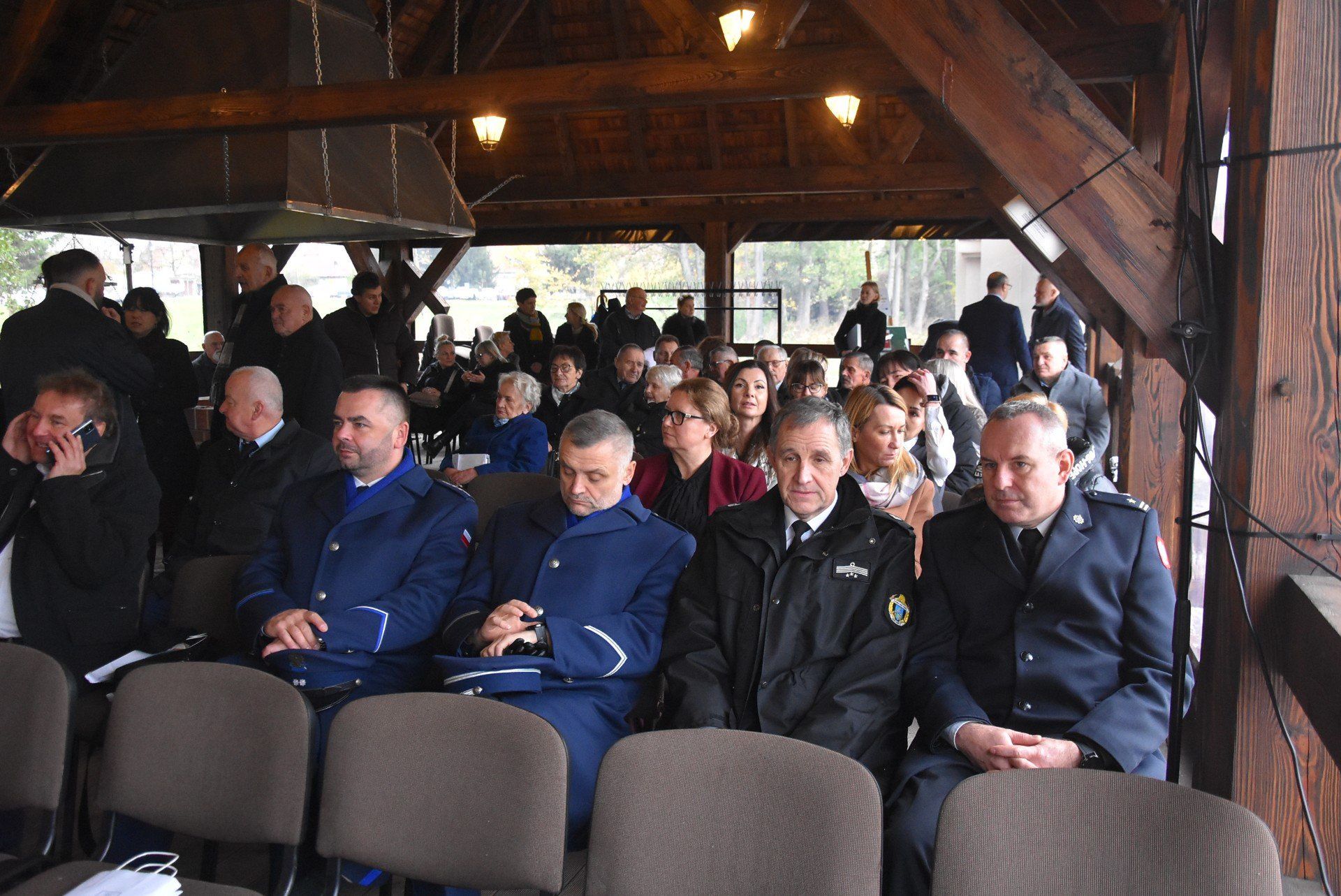 Wśród zaproszonych gości znaleźli się nie tylko samorządowcy czy osoby odpowiedzialne za rewitalizację zamku, ale i też przedstawiciele służb mundurowych
