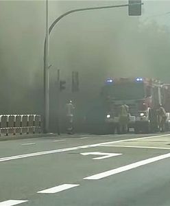 Pożar kamienicy w Kaliszu. Trwa akcja strażaków