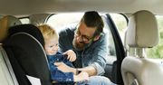 Zrób to, zanim zapniesz dziecku pasy w foteliku. W ten sposób możesz uratować mu życie