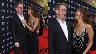 Brenda Song i Macaulay Culkin ZAŚMIEWAJĄ SIĘ na ściance na Festiwalu Filmowym w Toronto. Piękna z nich para? (ZDJĘCIA)