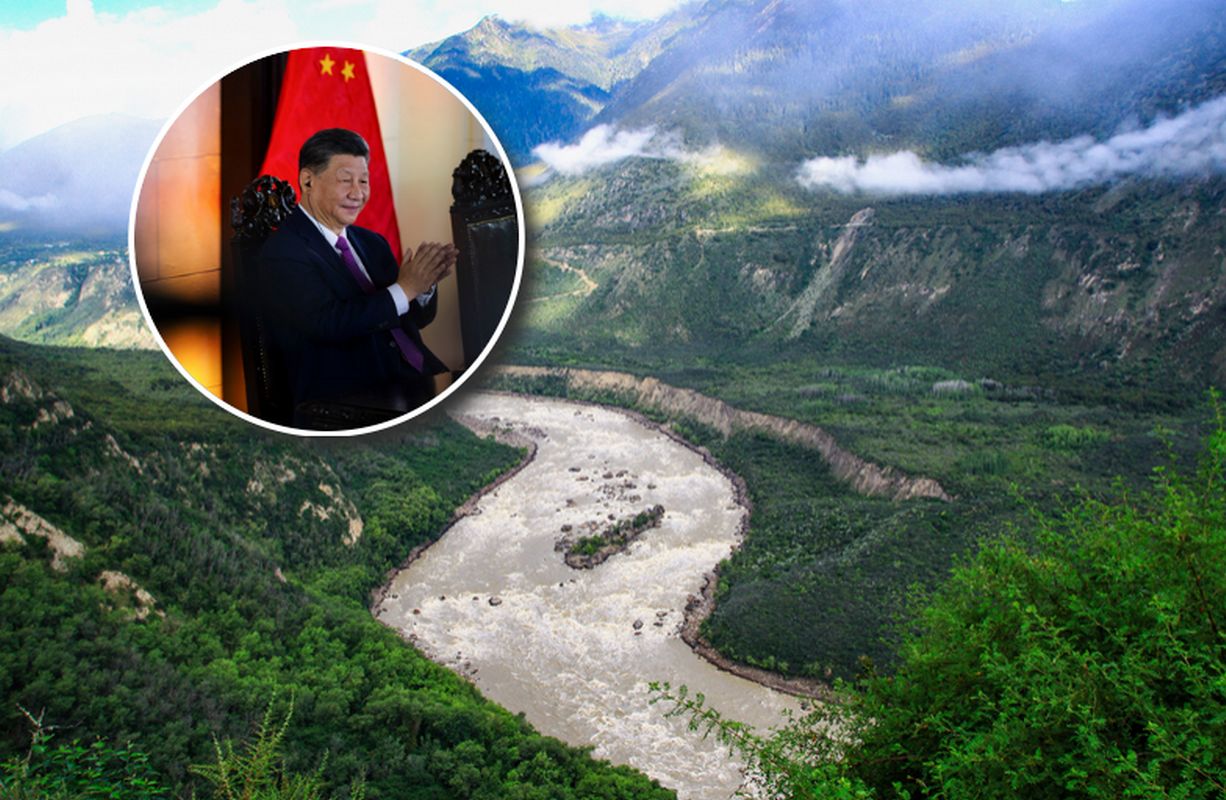 The dam has a structure on the Yarlung Zangbo River.