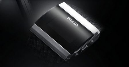 LG Prada II z dedykowanymi akcesoriami