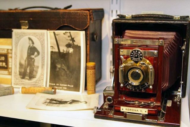 100 lat fotografii w jednym miejscu. Kolekcja 600 aparatów warta 35 tys. dolarów na sprzedaż 3