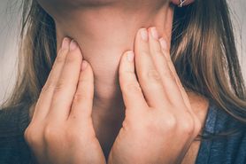 Płukanie gardła solą i domowe sposoby na ból gardła