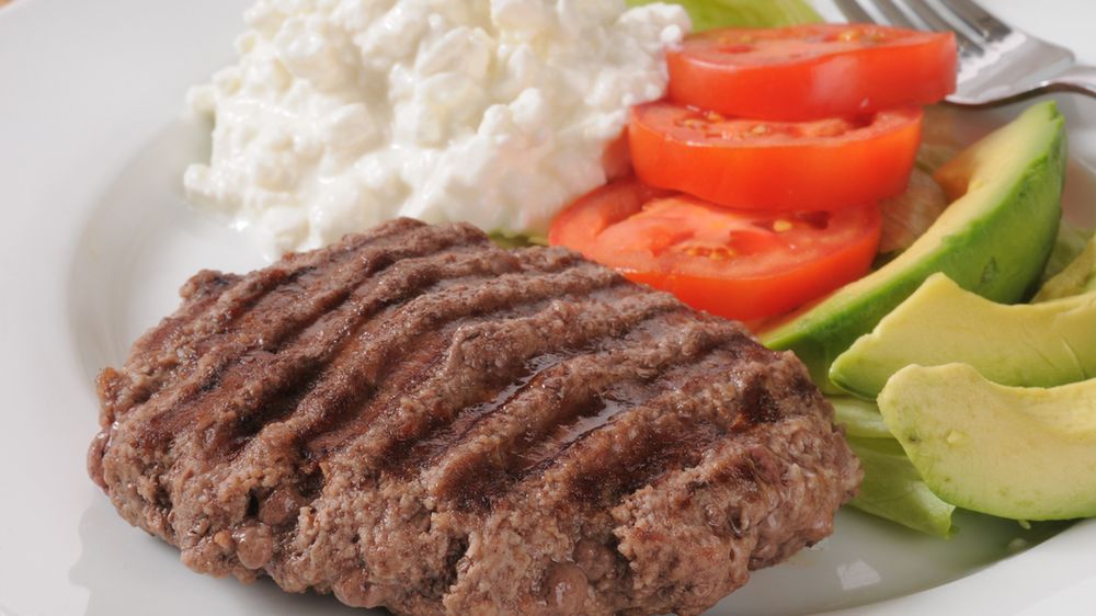 Pieczona polędwica jagnięca (mięso i tłuszcz, II klasa mięsa)