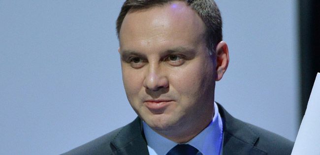 Duda: premier straszy Polaków