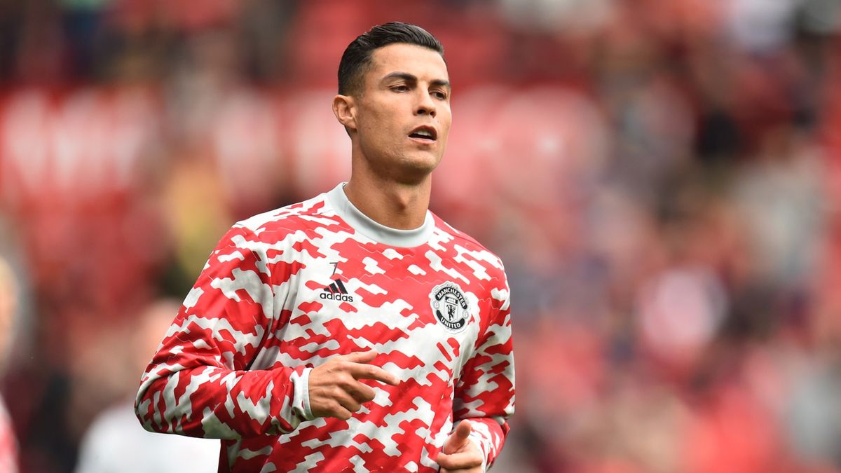 Manchester United vs Newcastle Unitedepa09461196 Cristiano Ronaldo of Manchester United warms up for the English Premier League soccer match between Manchester United and Newcastle United in Manchester, Britain, 11 September 2021.  EPA/PETER POWELL EDITORIAL USE ONLY. No use with unauthorized audio, video, data, fixture lists, club/league logos or 'live' services. Online in-match use limited to 120 images, no video emulation. No use in betting, games or single club/league/player publications Dostawca: PAP/EPA.PETER POWELL