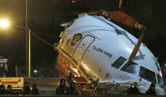 Samolot pasażerski rozbił się przy awaryjnym lądowaniu w Rosji