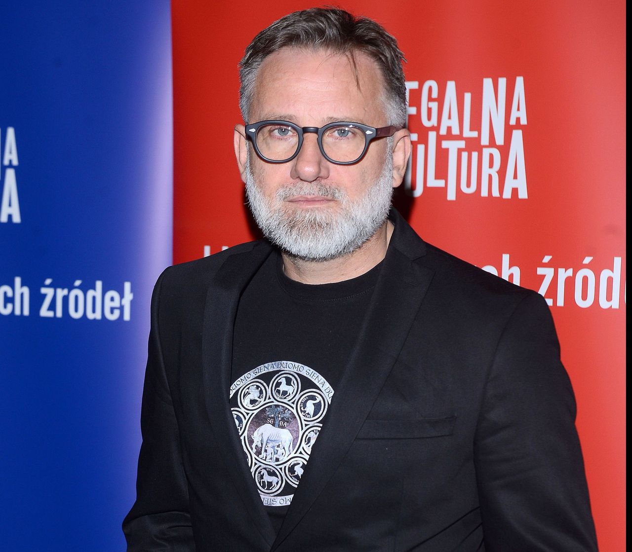 Reżyser Andrzej Saramonowicz nie ma wątpliwości, że to "Wiadomości" TVP uruchomiły falę hejtu pod jego adresem