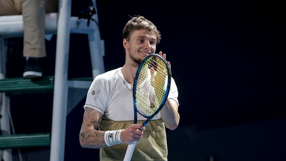 PAP/EPA / WALLACE WOON / Na zdjęciu: Aleksander Bublik