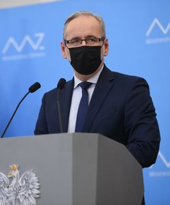 Nowe obostrzenia. Adam Niedzielski o wariancie Omikron