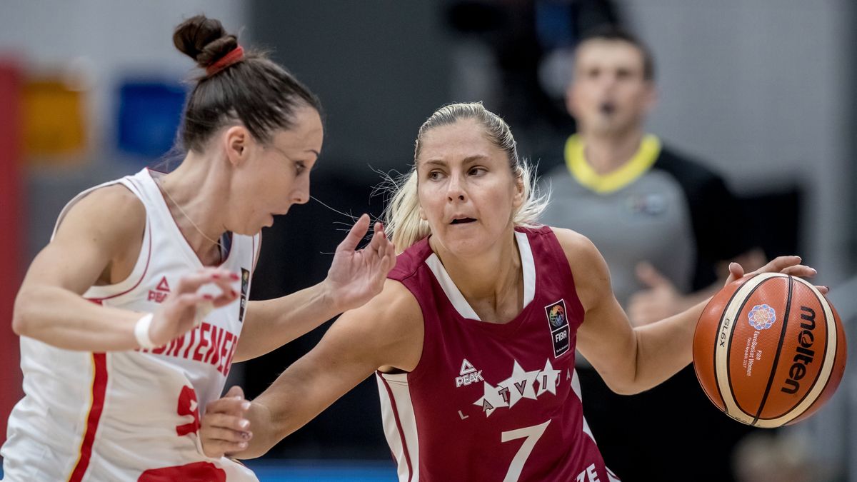 PAP/EPA / Martin Divisek / Elina Babkina podczas Women EuroBasket 2017