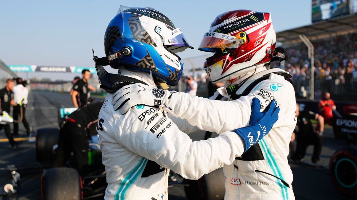 Materiały prasowe / Mercedes / Na zdjęciu: Valtteri Bottas (po lewej) i Lewis Hamilton