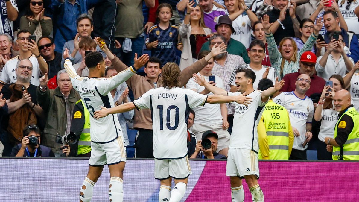 PAP/EPA / PAP/EPA/RODRIGO JIMENEZ / Real Madryt już może świętował odzyskanie tytułu