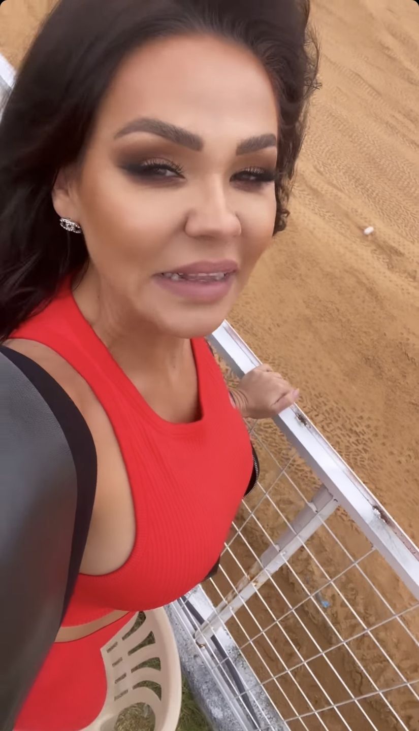 Sylwia Bomba pokazuje, jak WYWRACA SIĘ jeżdżąc po DUBAJSKICH WYDMACH. Ociepla wizerunek?