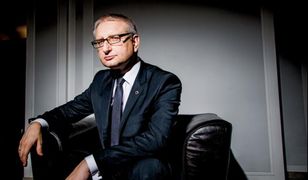 Pięta wydał 3,5 tys. zł na kwiaty z pieniędzy podatników, skąpił na pensje dla pracowników