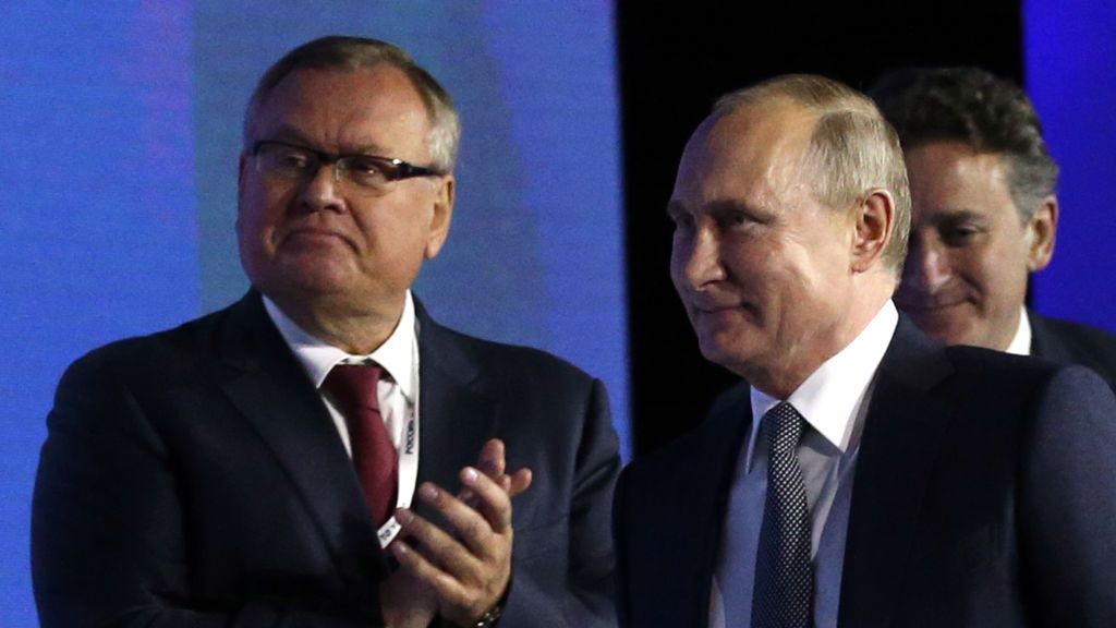 Russian President Vladimir Putin Attends Investment Forum in Moscow
MOSCOW, RUSSIA - NOVEMBER 28: (RUSSIA OUT) Russian President Vladimir Putin (C) and VTB President Andrey Kostin (L) attend the 10th Russia Calling! VTB Capital Investment Forum in Moscow  Moscow, November 28, 2018. Putin is planning to meet U.S. President Donald Trump at the G20 Summit in Argentina the end of this week. (Photo by Mikhail Svetlov/Getty Image
Mikhail Svetlov